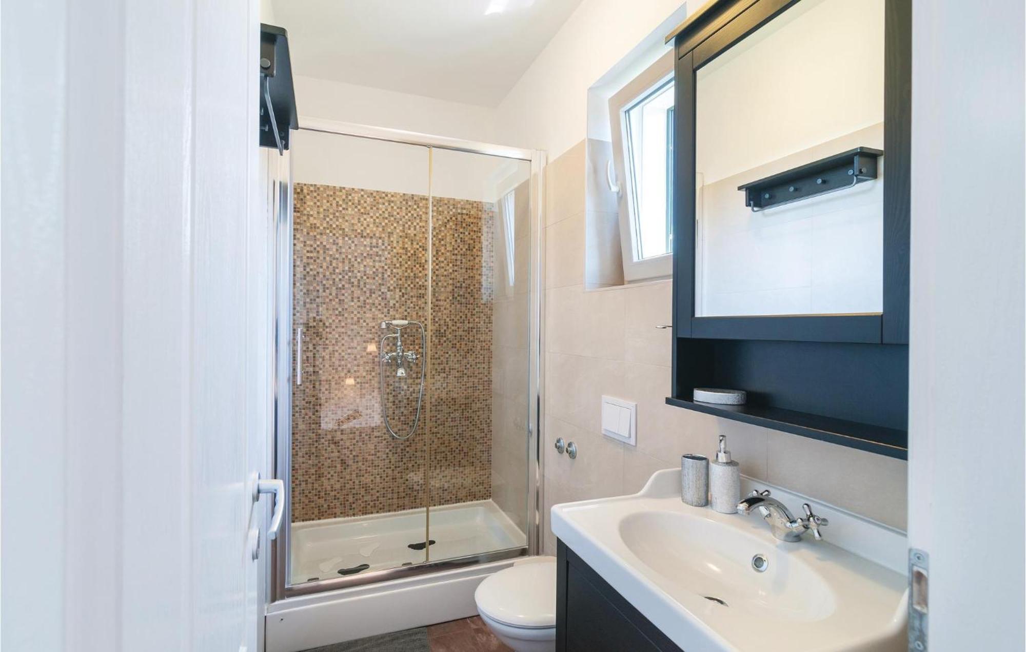 Stunning Home In Primosten With Kitchen Dış mekan fotoğraf